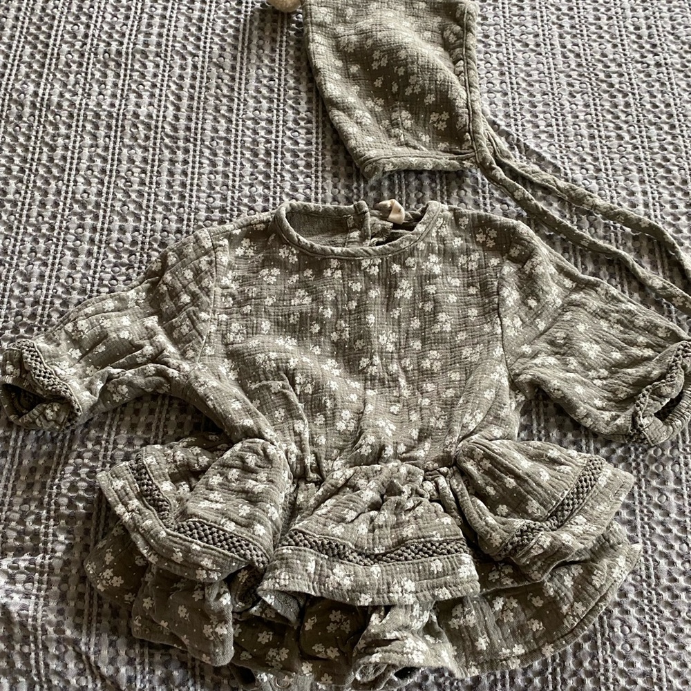 Quincy Mae Rosie Romper & Pom Pom Hat